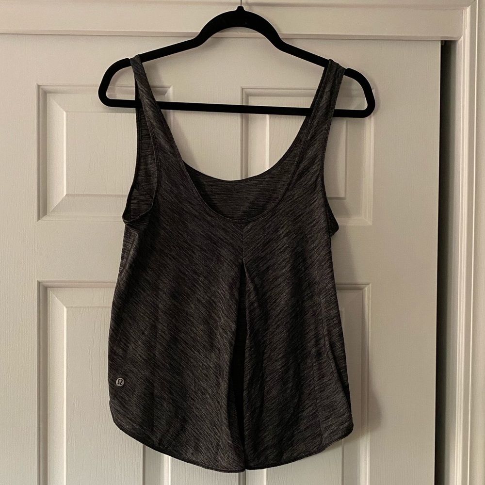 Lululemon tank top size 6 - Picture 2 of 3